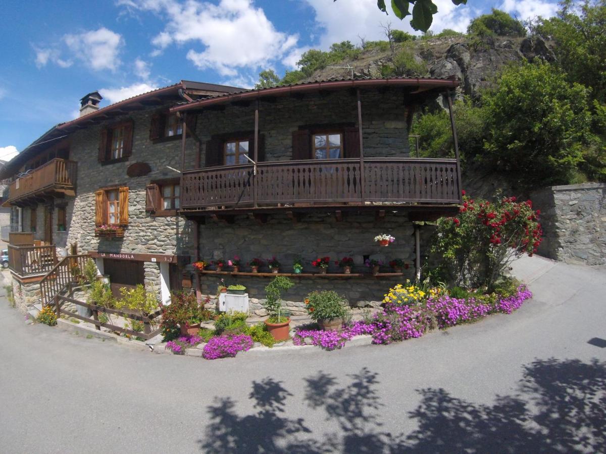 B&B La Mandorla Quart Exteriér fotografie
